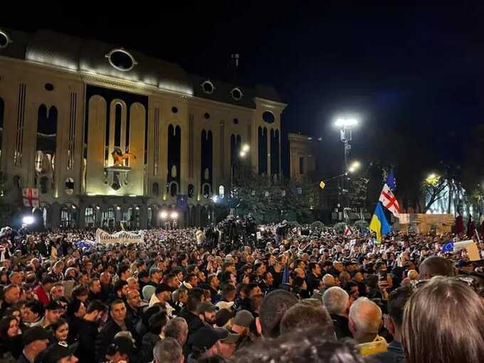 В Тбилиси проходит митинг против результатов парламентских выборов в Грузии